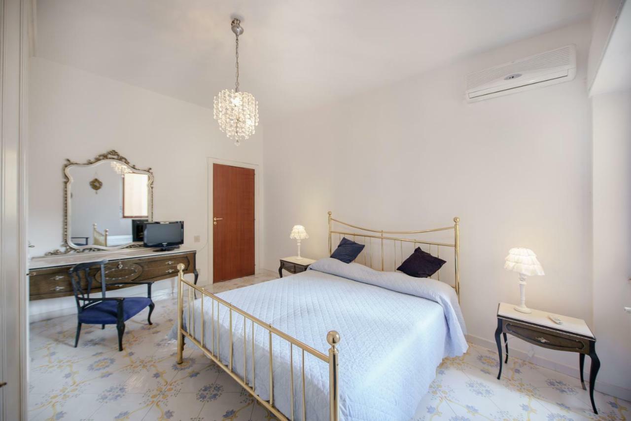 Aranci 77 Sorrento Appartement Buitenkant foto