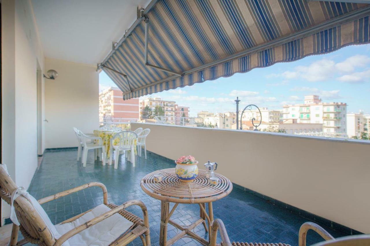 Aranci 77 Sorrento Appartement Buitenkant foto